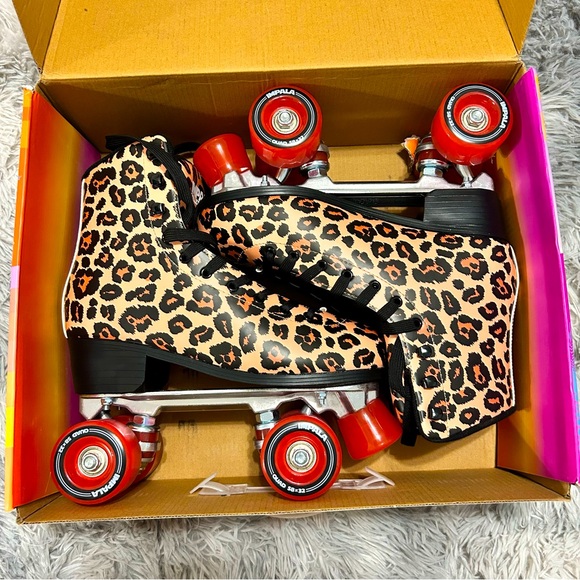 Impala Leopard Quad Rollerskates ✨ - Picture 6 of 11
